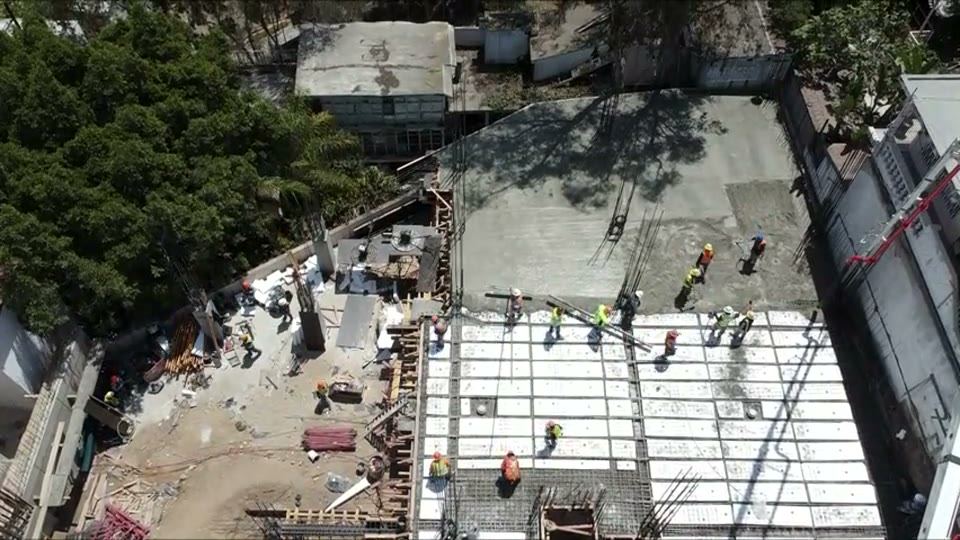 Concord en obra — la estructura tomando forma en lo alto de La Cacho, Tijuana, vista aérea